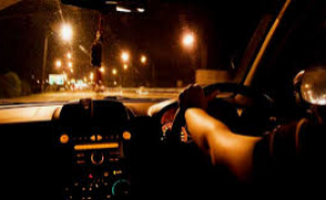 Tips Mengemudi Mobil Yang Aman di Malam Hari